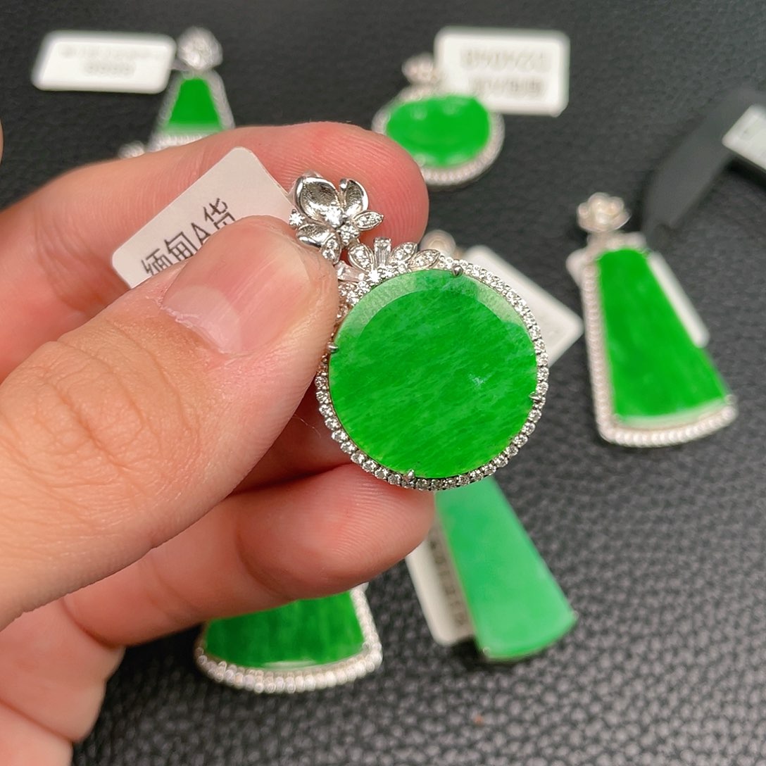 【闪购商品】翡翠吊坠(不含链)银S925镶嵌