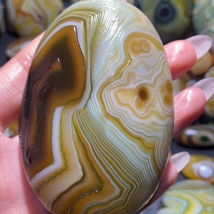 【闪购商品】未镶嵌玛瑙/玉髓珠宝奇石r r