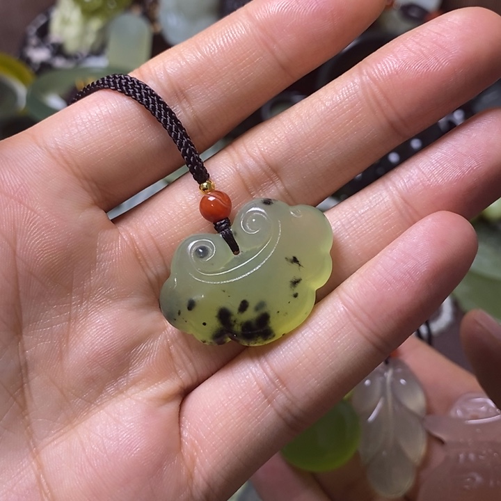 岫玉岫玉颈饰未镶嵌