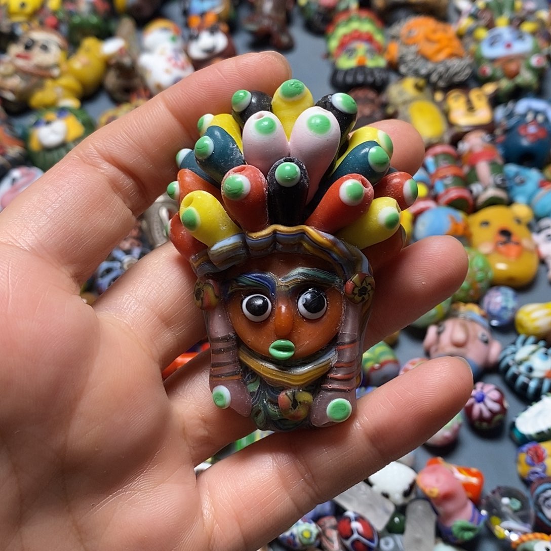 琉璃颈饰新款国王