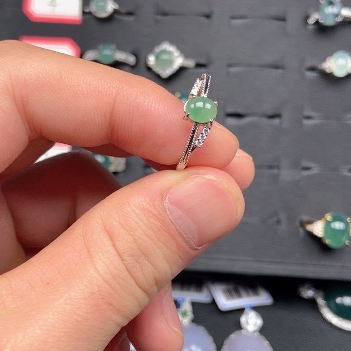 翡翠未镶嵌戒指戒指