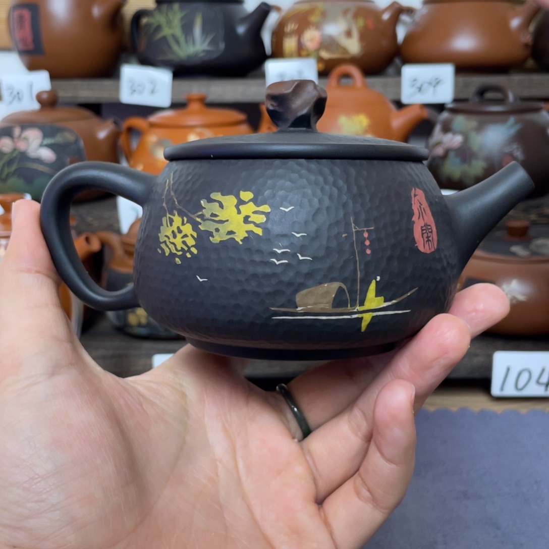 壶锤纹彩填人物汉瓦壶