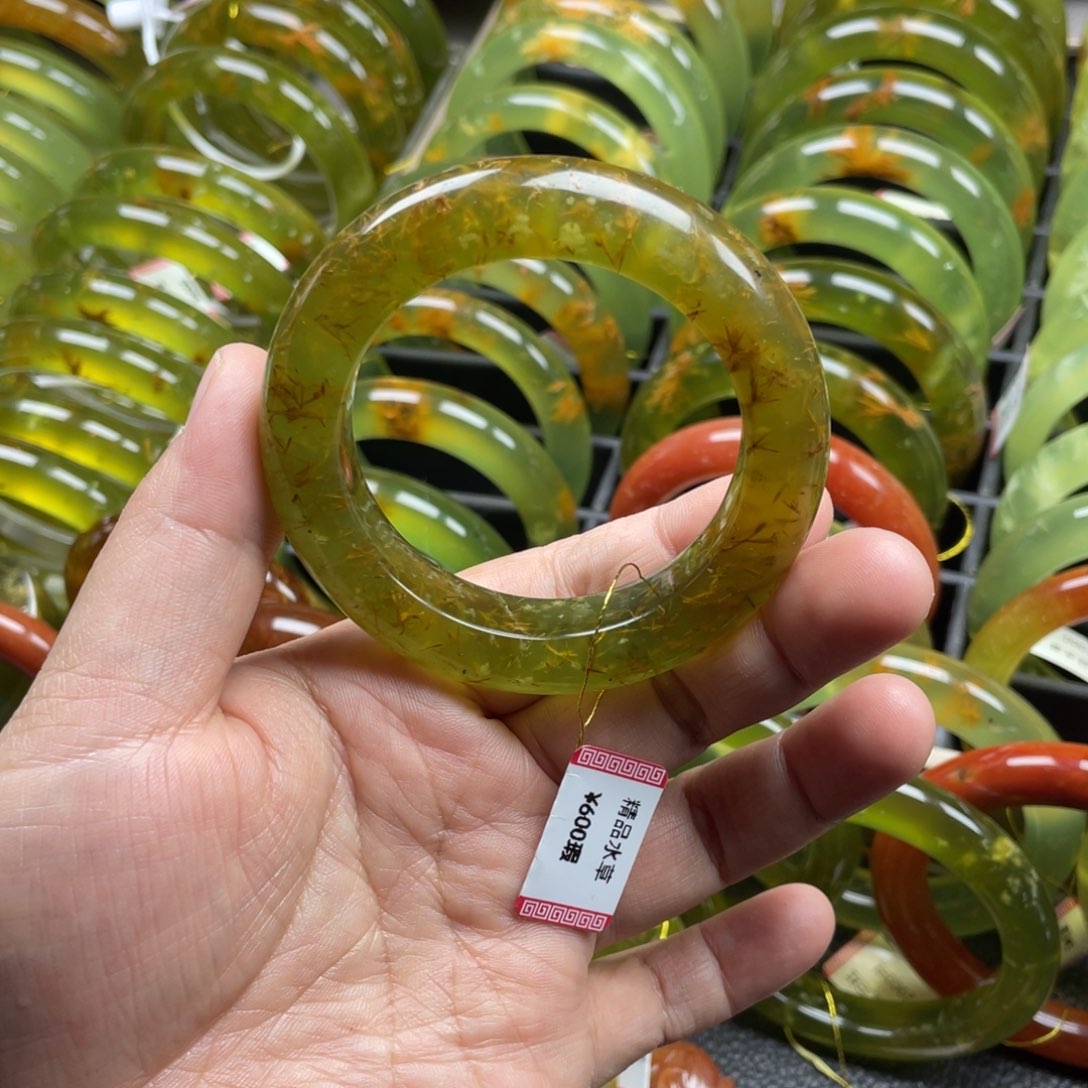 未镶嵌蛇纹石玉手镯有瑕