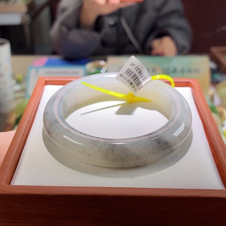 和田玉未镶嵌手镯18。 55/56