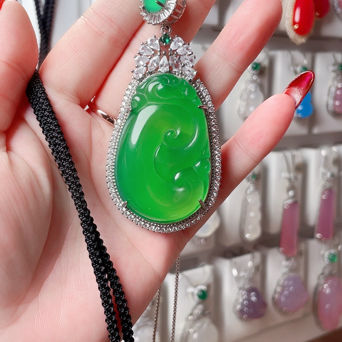 玛瑙/玉髓吊坠(赠链)未镶嵌