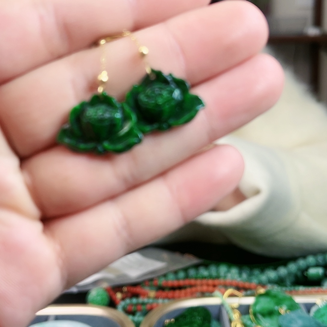 翡翠颈饰18K金镶嵌耳饰