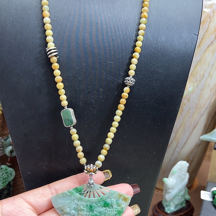 翡翠颈饰银S925镶嵌翡翠吊坠