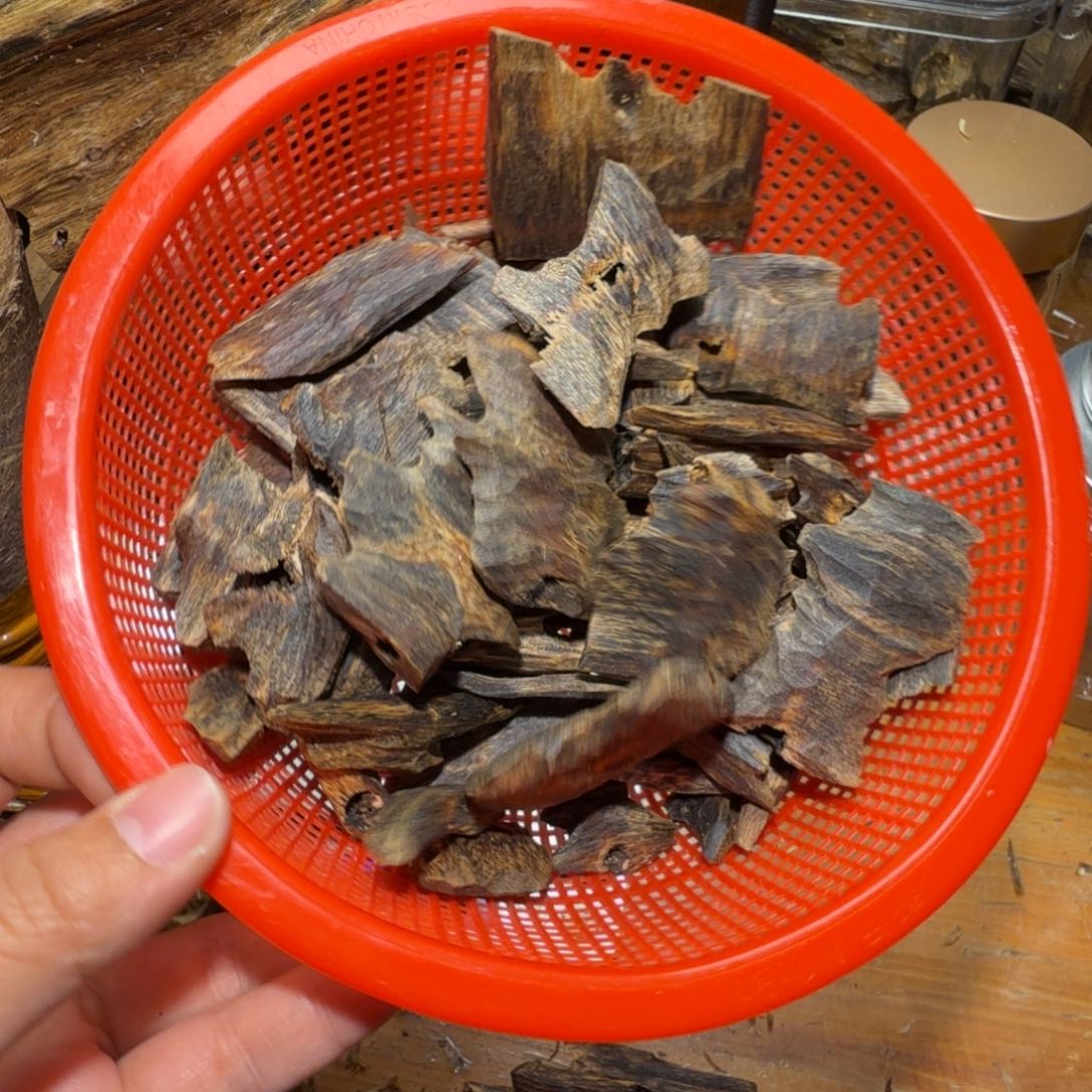 J***y棋楠沉香白奇块料147克