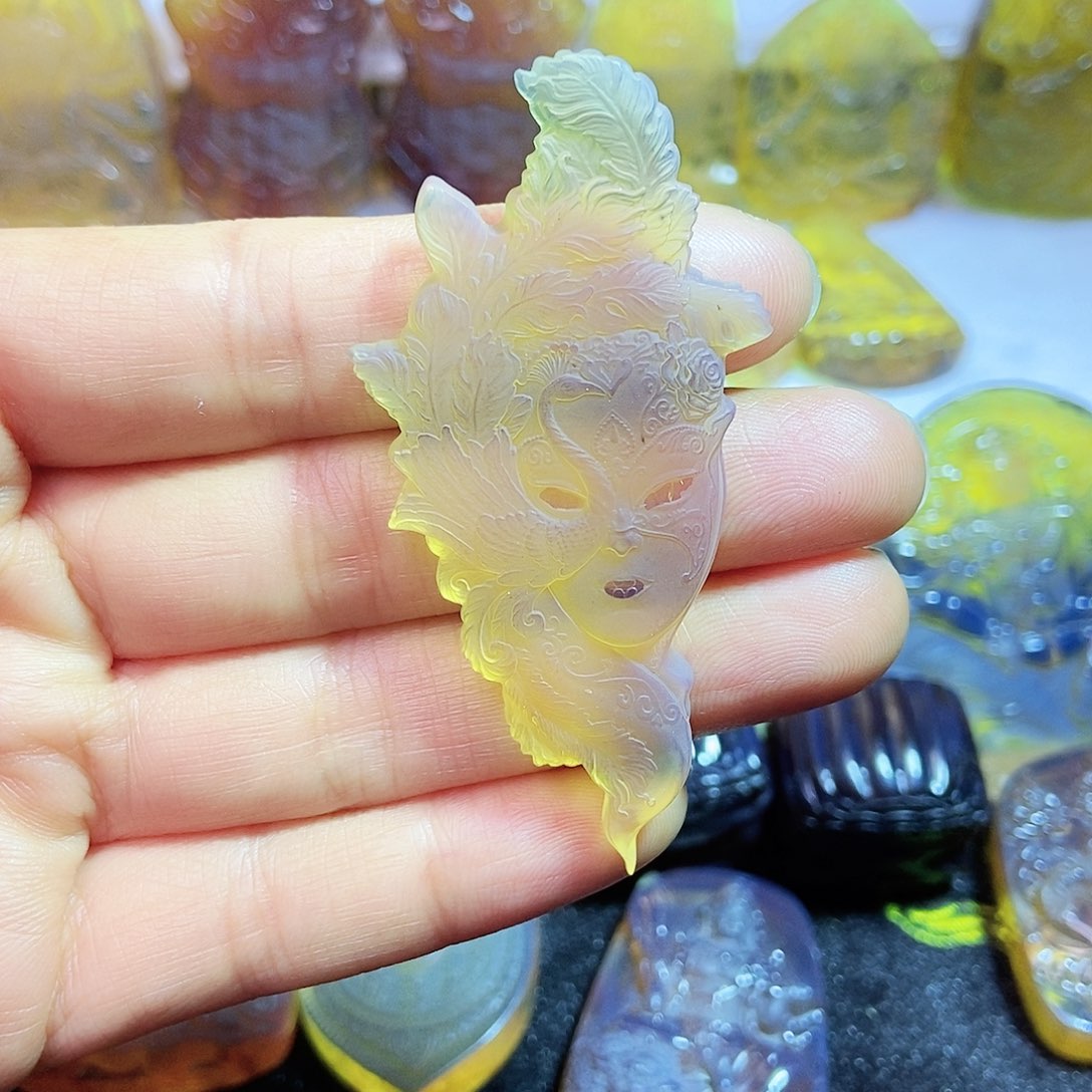 琥珀颈饰未镶嵌孔雀公主