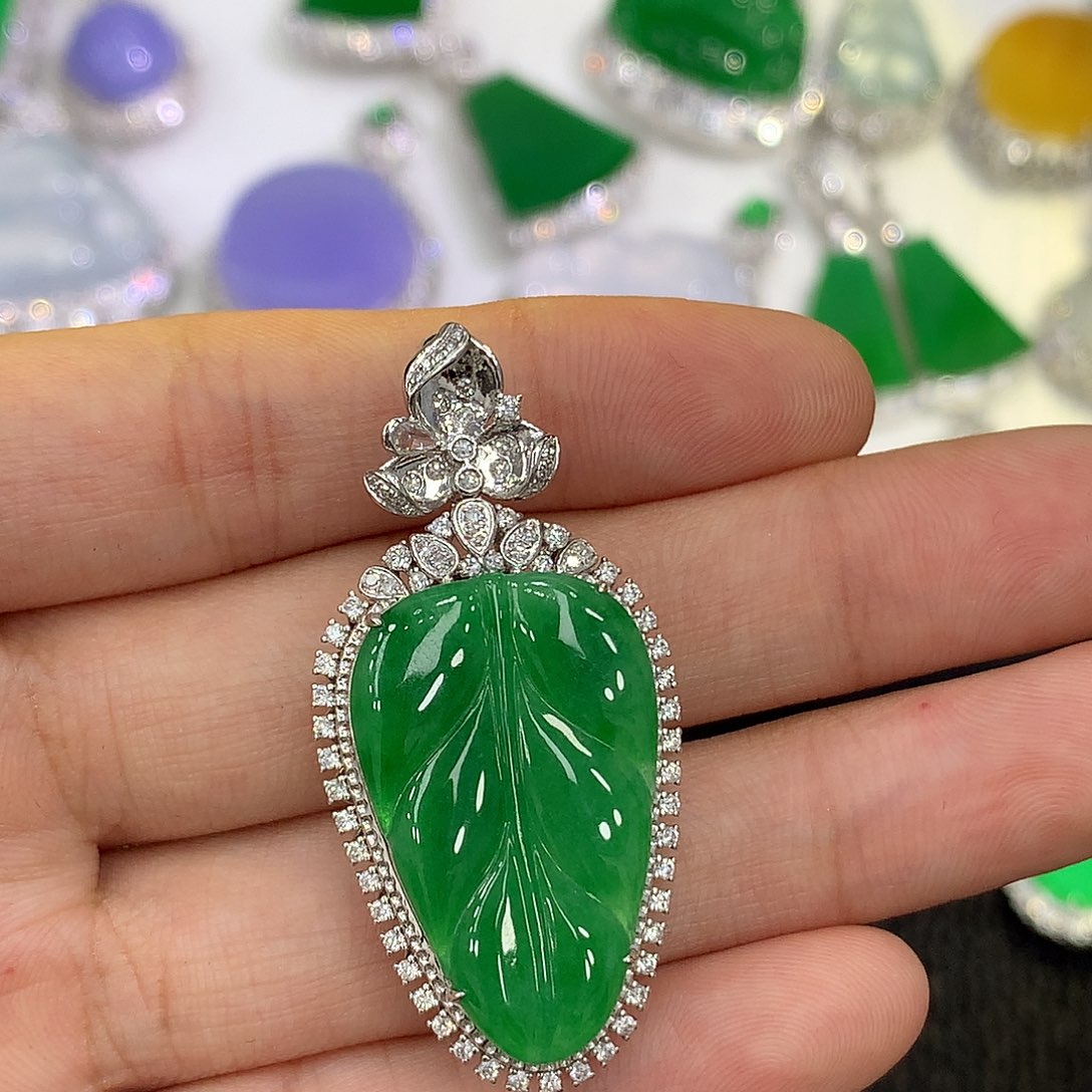 【闪购商品】翡翠吊坠(不含链)18K金镶嵌❤️**叶子