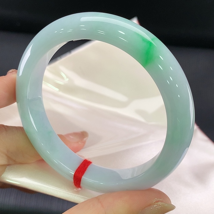 翡翠未镶嵌手镯正圈62