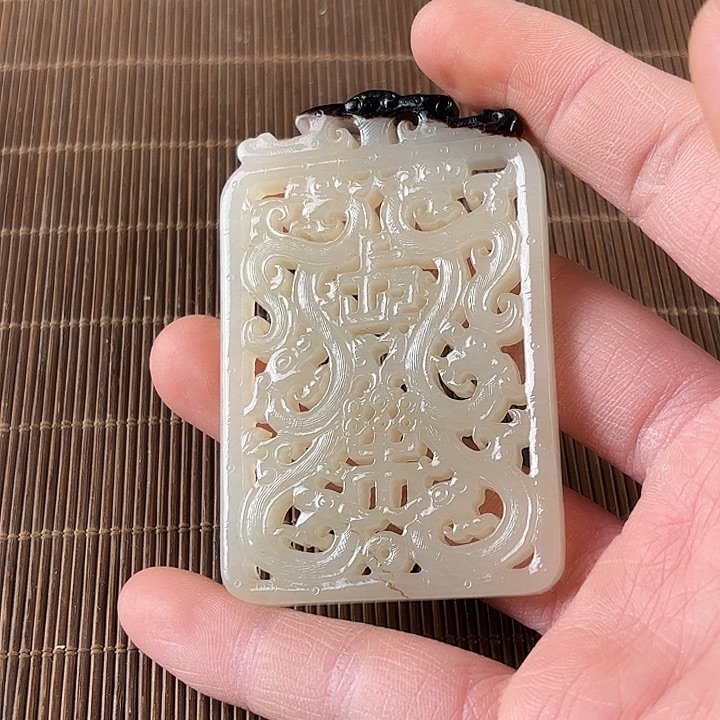 厚***物和田玉未镶嵌挂件