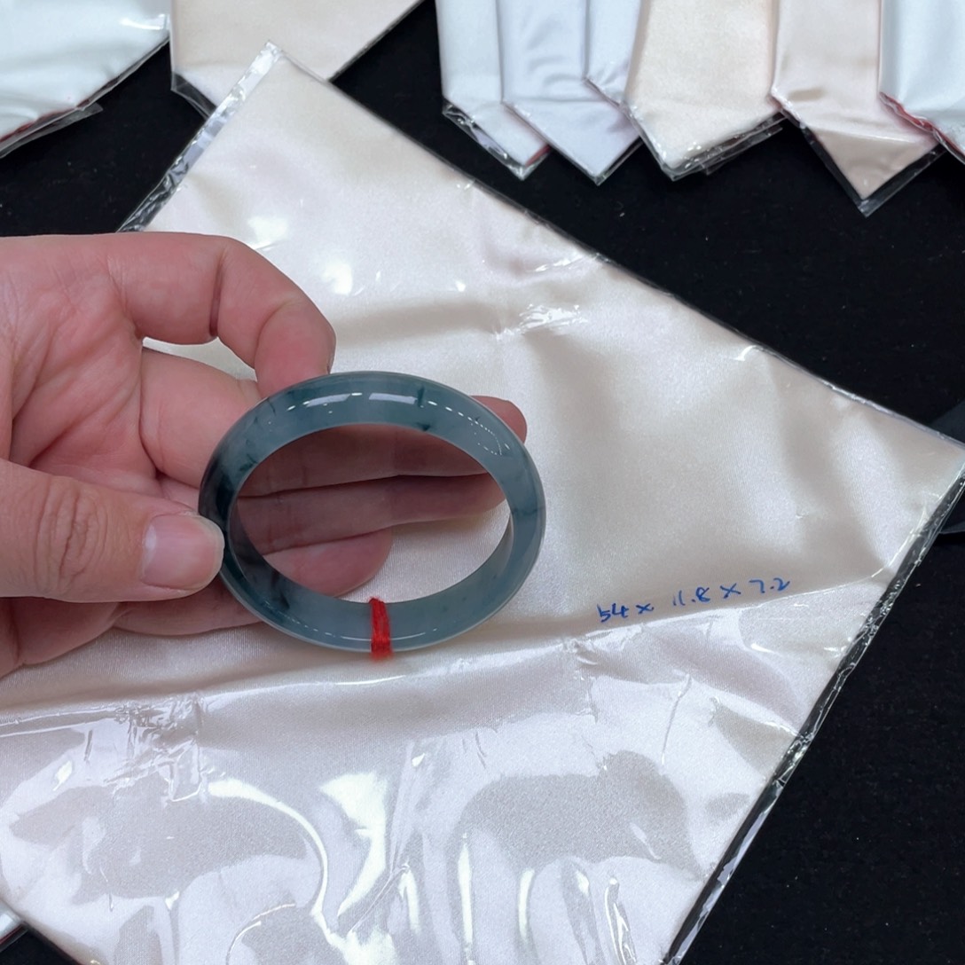 翡翠手镯未镶嵌纯****^54正圈