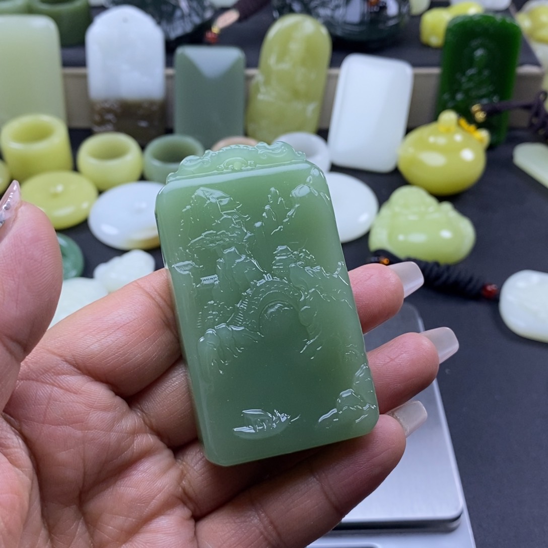 和田玉未镶嵌颈饰