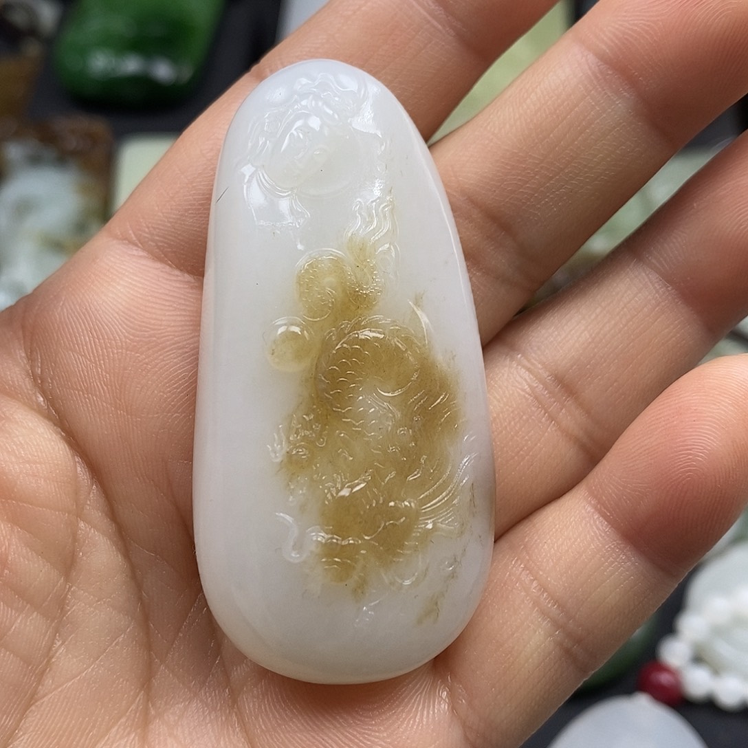 三***几和田玉未镶嵌颈饰