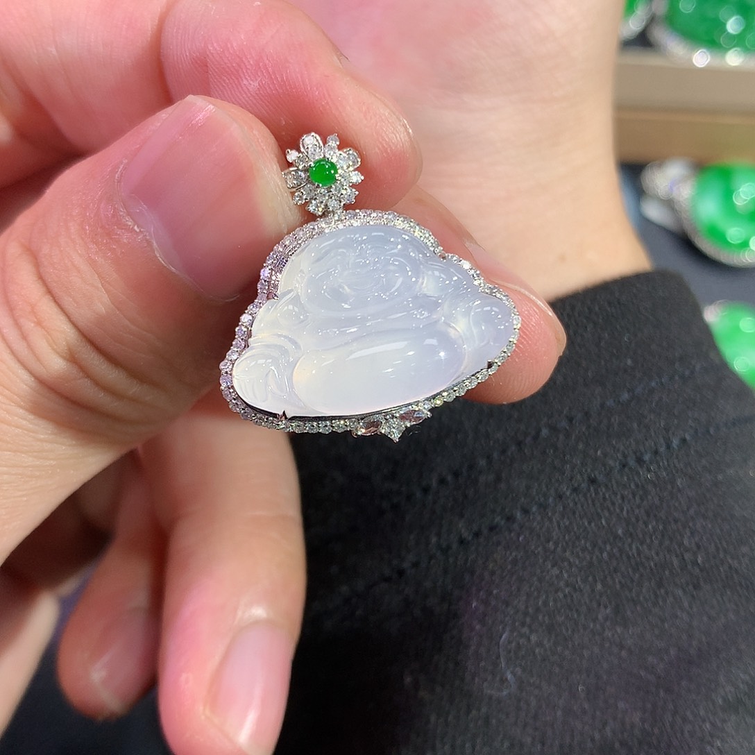 翡翠吊坠(赠链)18K金镶嵌