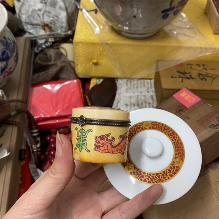 瓷片哈中古工艺品一件