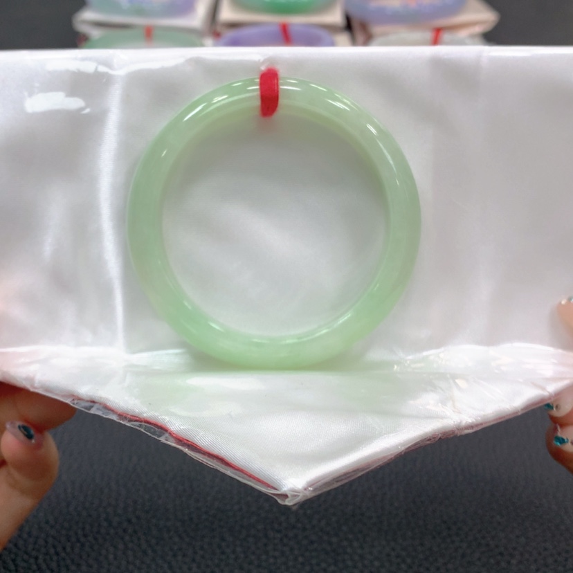 【闪购商品】翡翠手镯未镶嵌翡翠