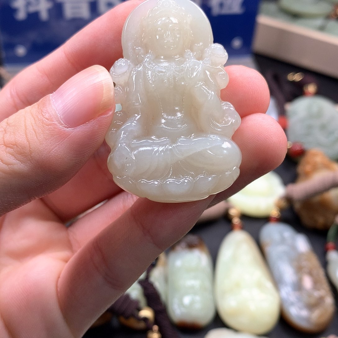 和田玉颈饰未镶嵌