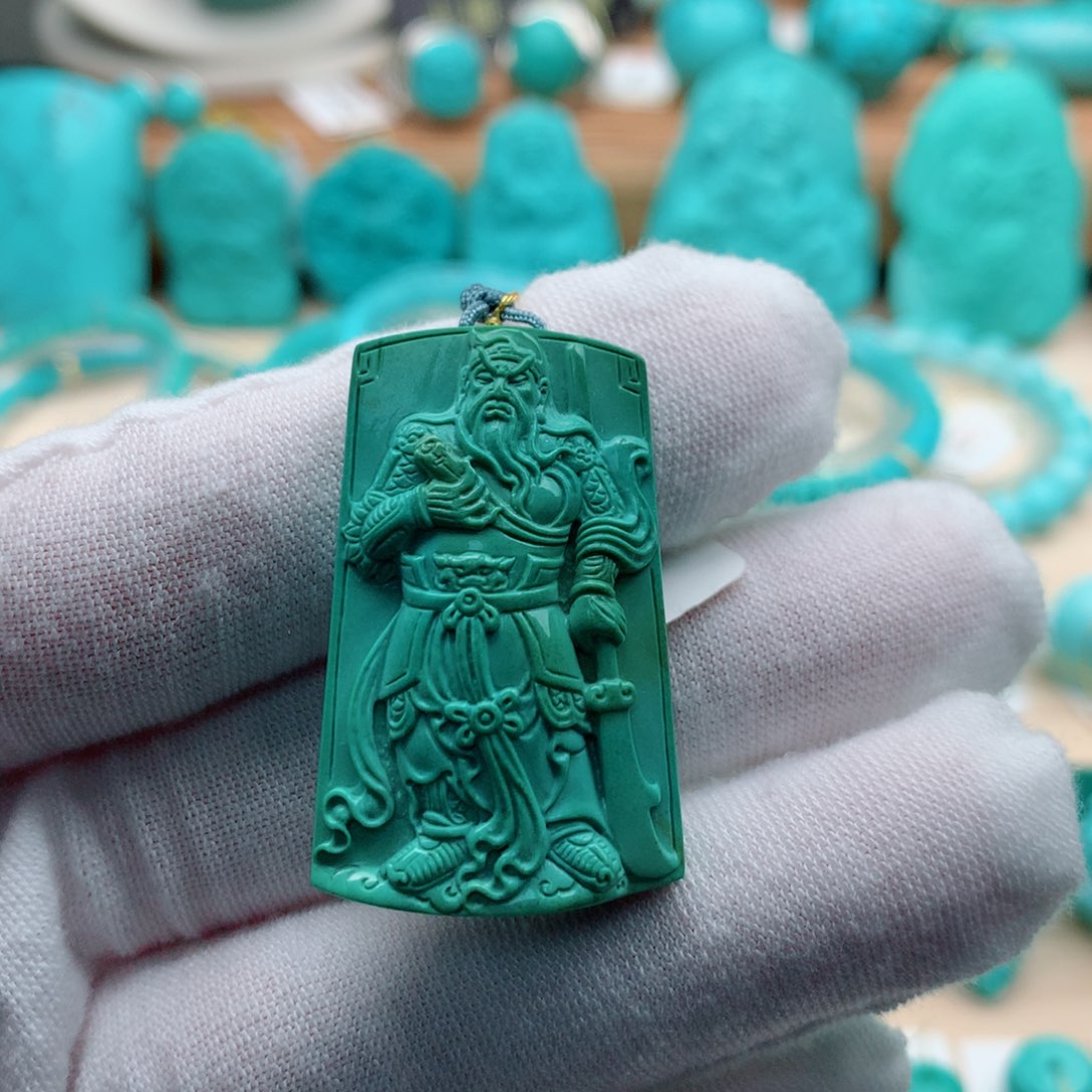 绿松石颈饰未镶嵌