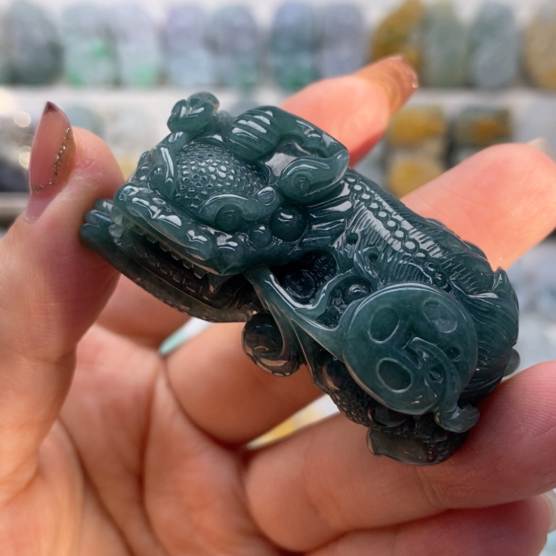 翡翠吊坠(赠链)未镶嵌