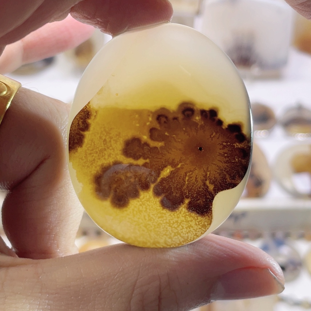 玛瑙/玉髓未镶嵌珠宝奇石