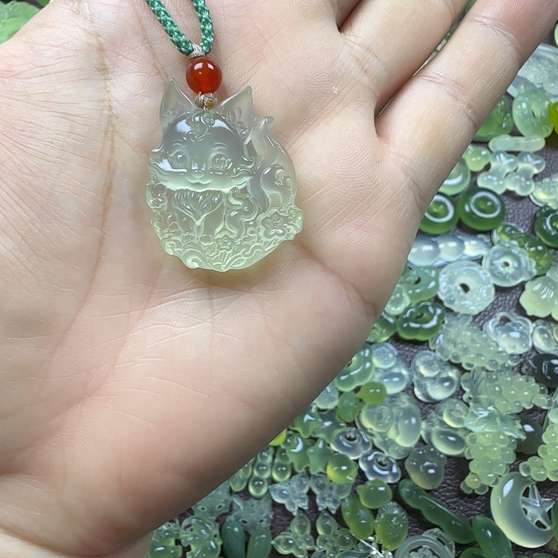 蛇纹石玉未镶嵌岫玉吊坠