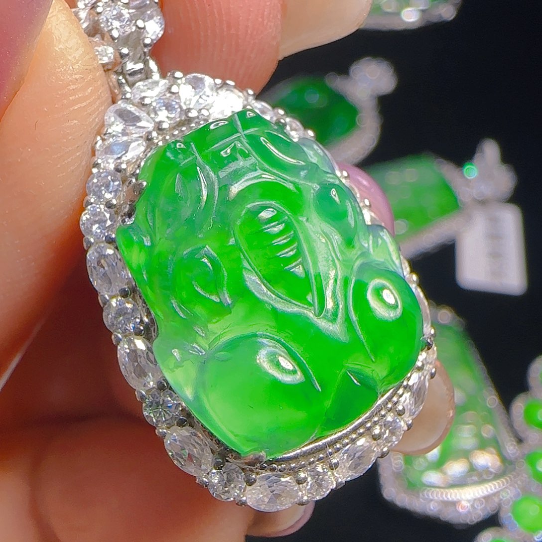 翡翠吊坠(赠链)银S925镶嵌