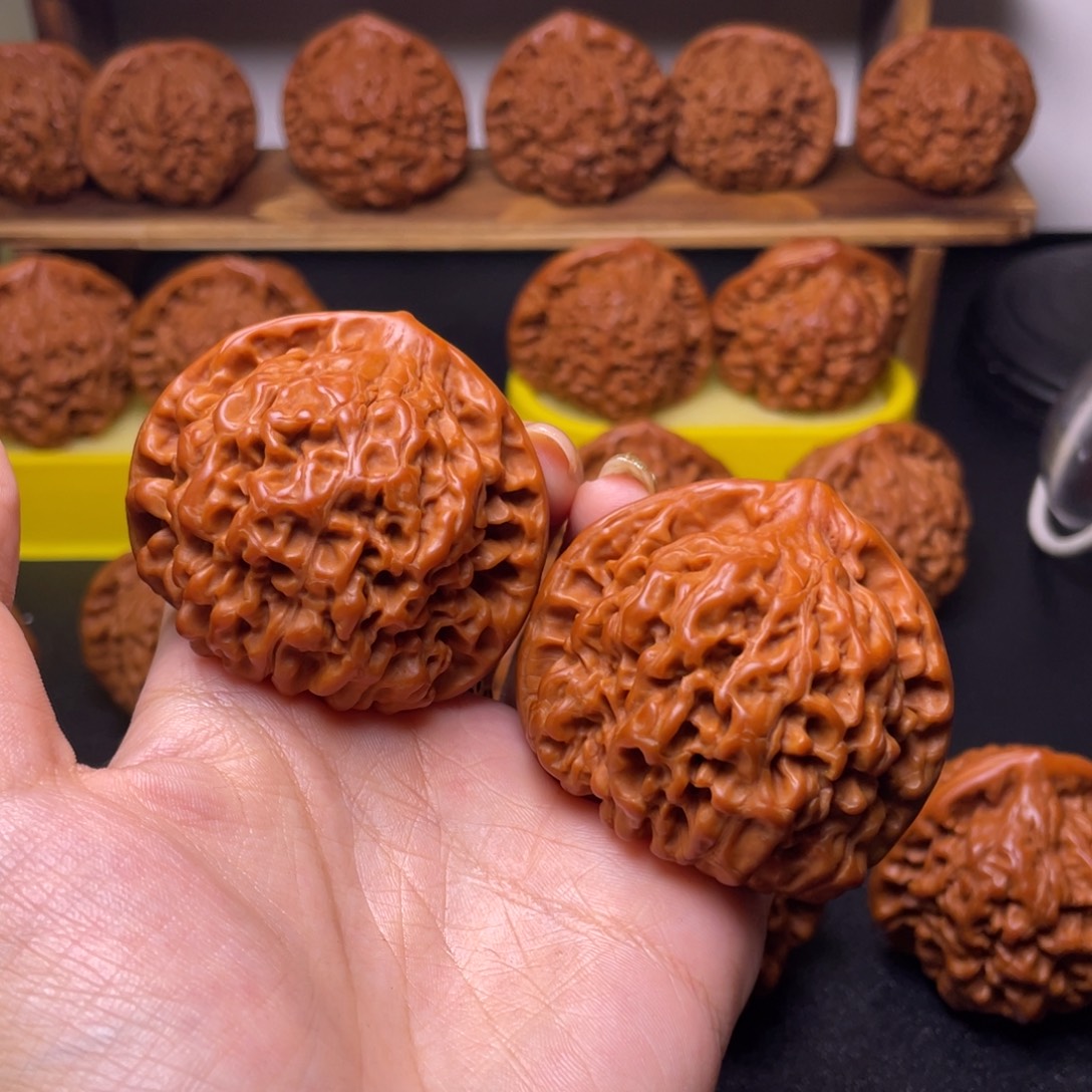 美***子吊坠桃核官帽福利