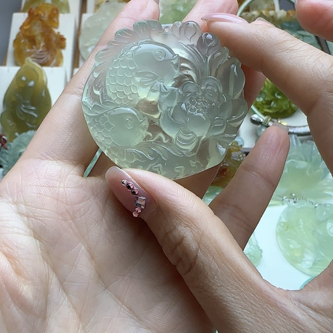 蛇纹石玉颈饰未镶嵌