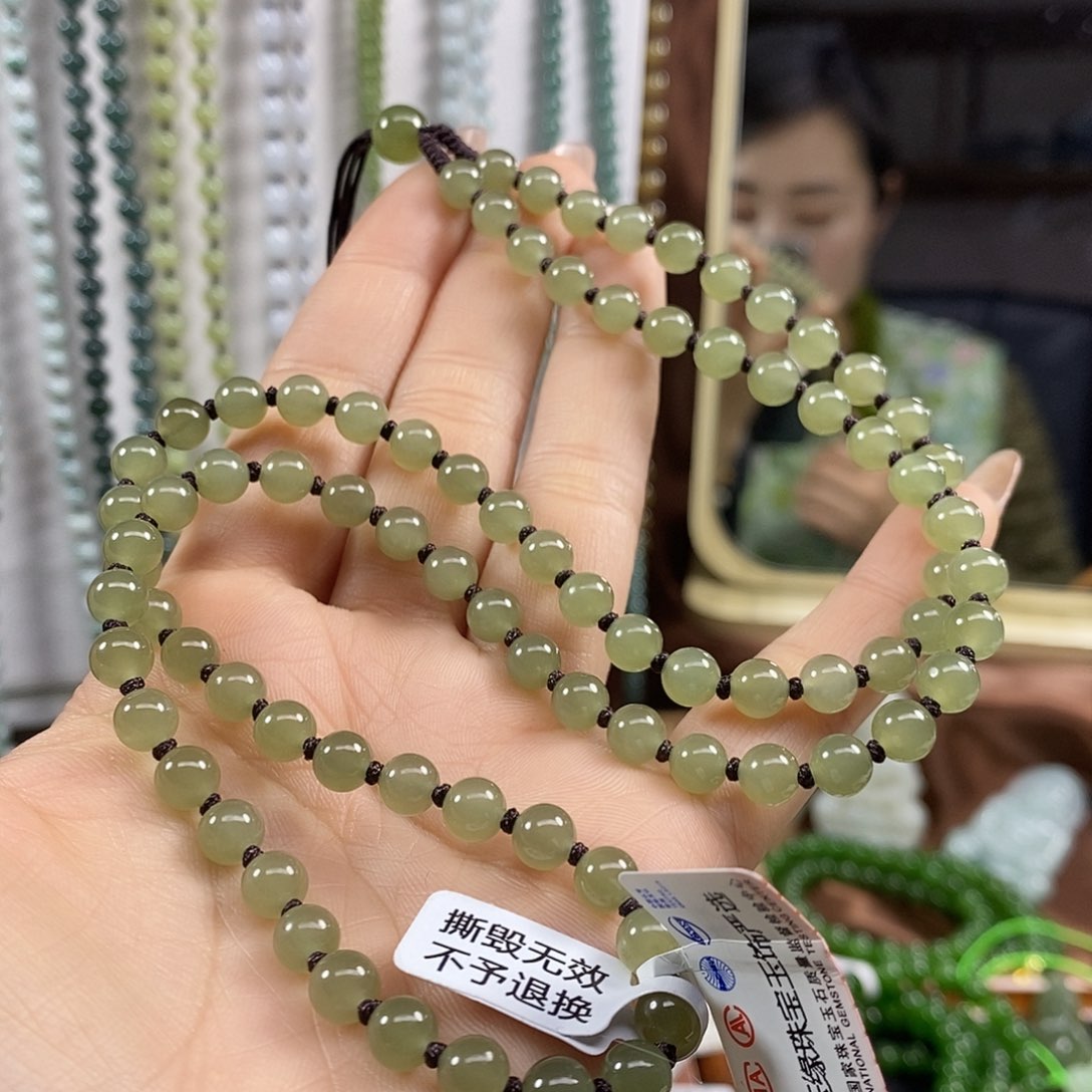 和田玉颈饰未镶嵌