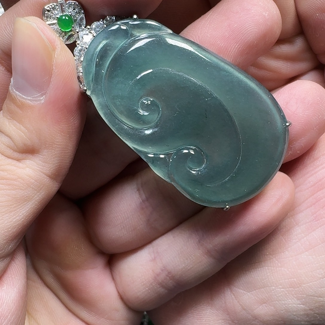 翡翠未镶嵌颈饰天然A货翡翠放漏