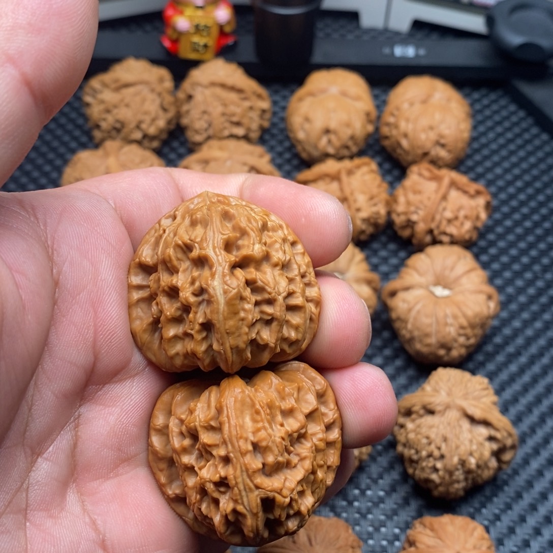 文玩核桃把件全品三角白40尺