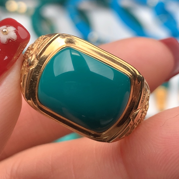 绿松石车挂18K金镶嵌