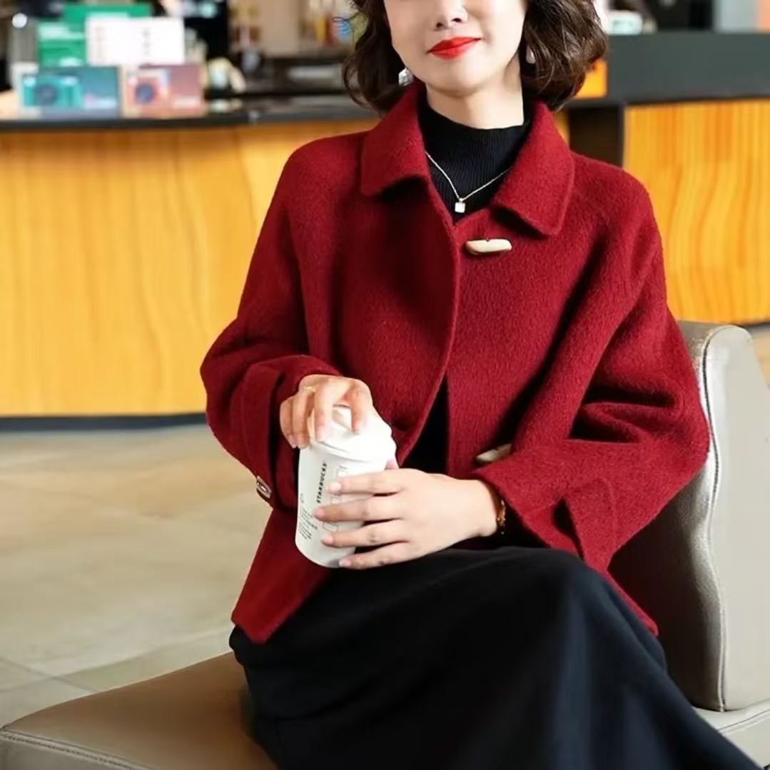  【运费补贴】大衣秋冬洋气短款气质外套牛角扣女宽松小个子