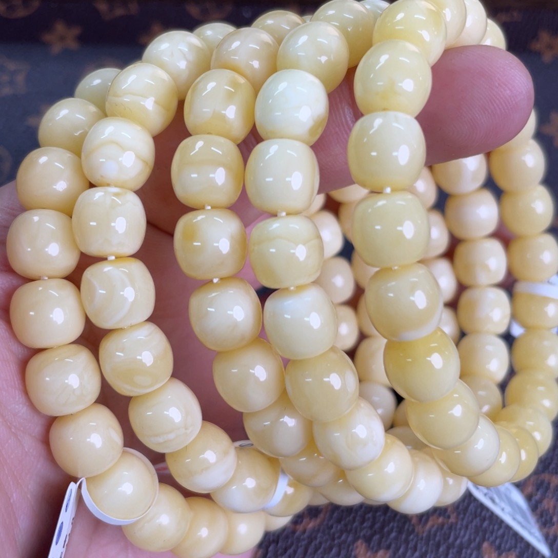 蜜蜡裸石未镶嵌137多样性发其一