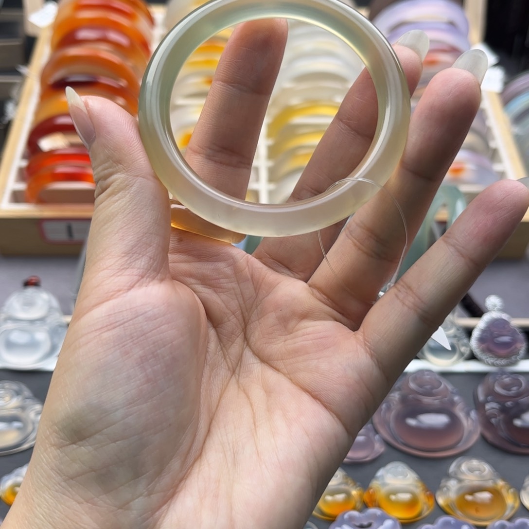 玛瑙/玉髓手镯未镶嵌52+