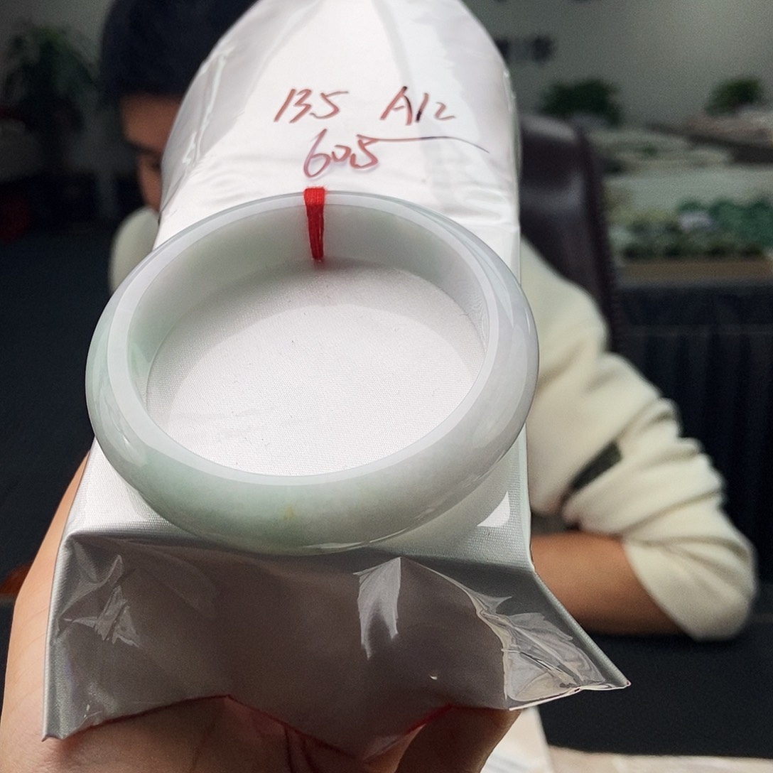 翡翠未镶嵌手镯拍一发一