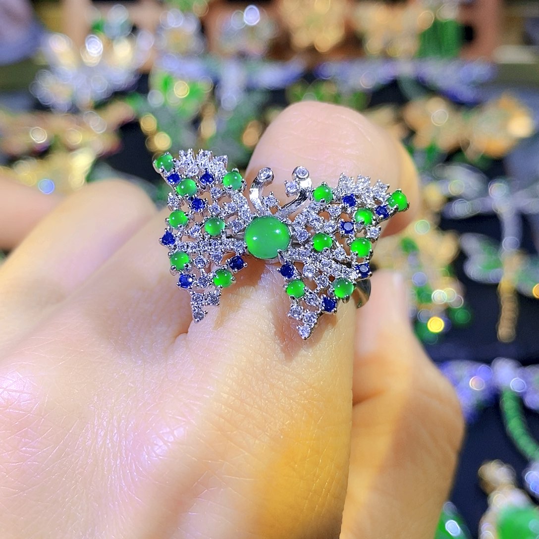 颈饰银S925镶嵌翡翠