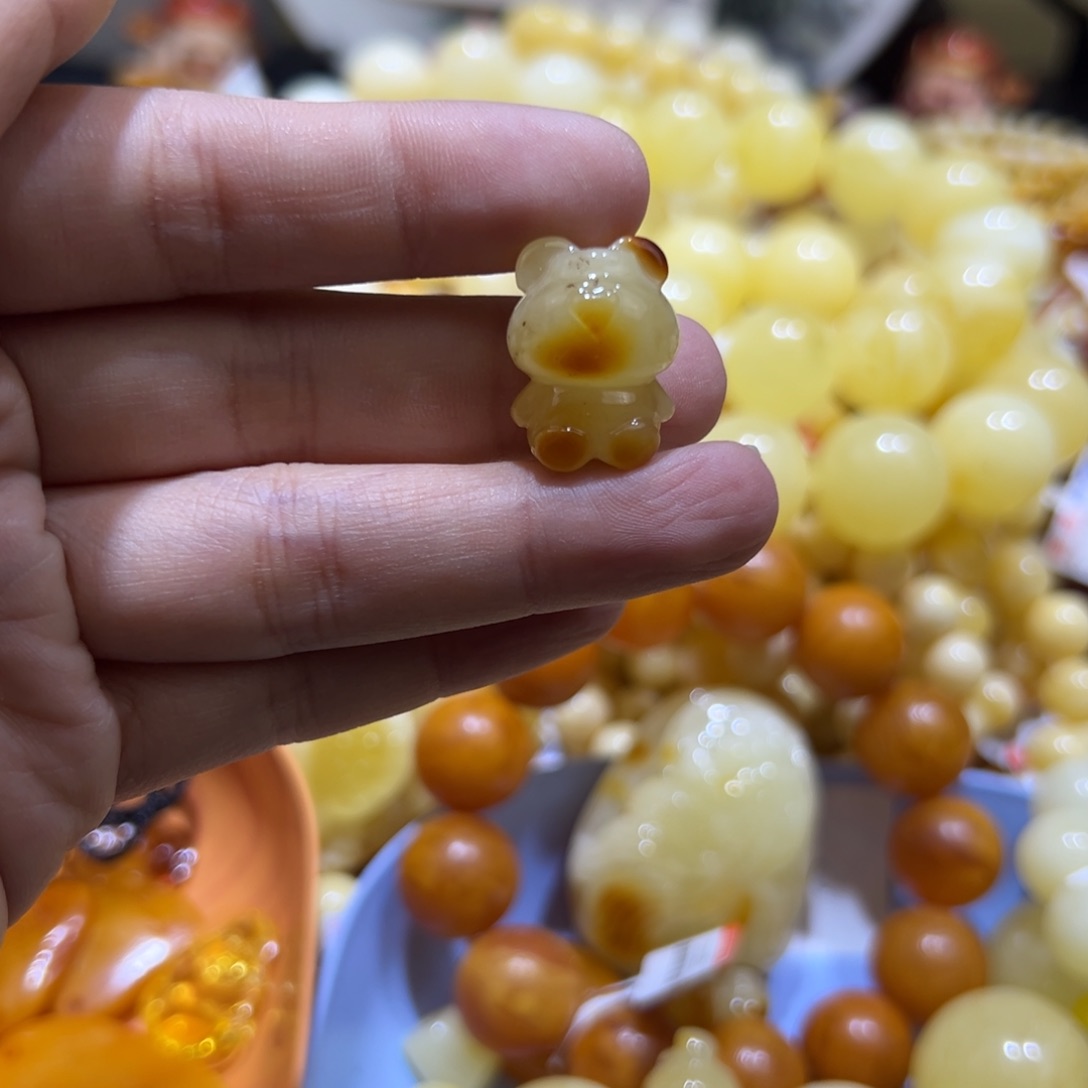 琥珀珠宝奇石未镶嵌