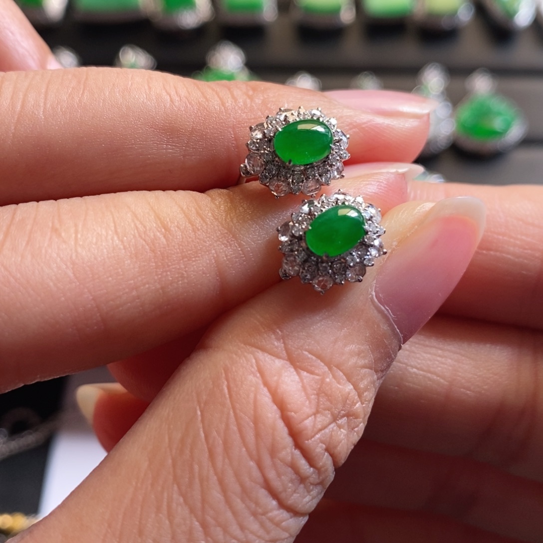 翡翠18K金镶嵌耳饰缅甸