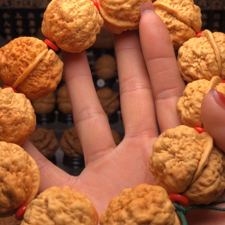 橄榄核吊坠?**?90云南野生铁核桃