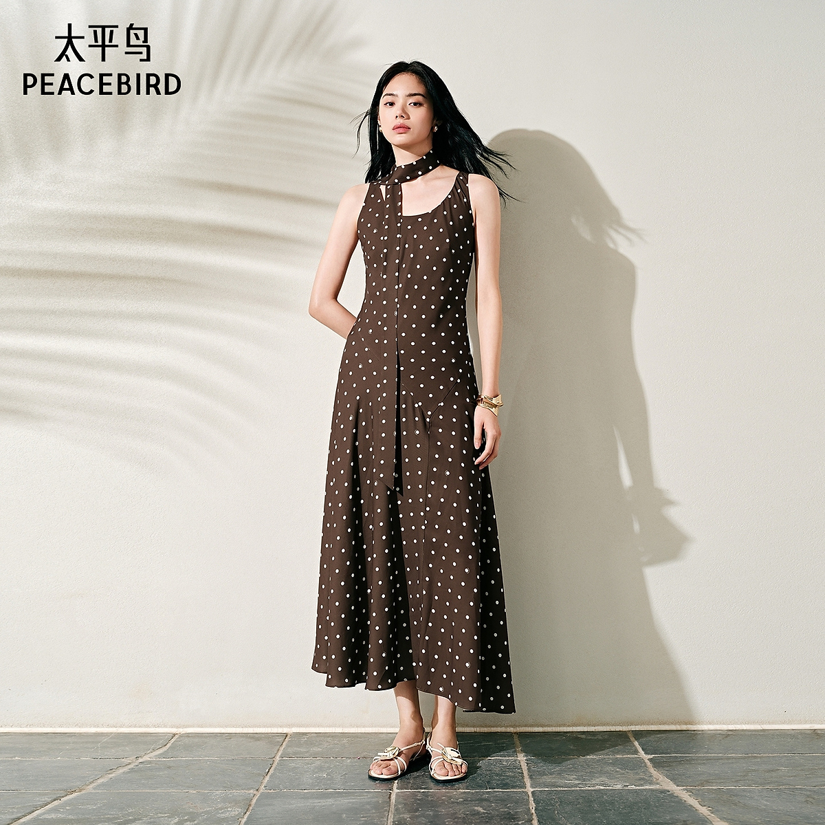 【陈嘉尔专属】太平鸟雪纺波点连衣裙女夏新款无袖背心裙AAFAG240W
