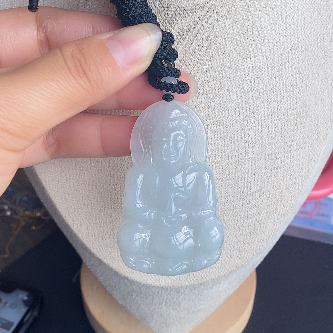 翡翠颈饰未镶嵌翡翠首饰