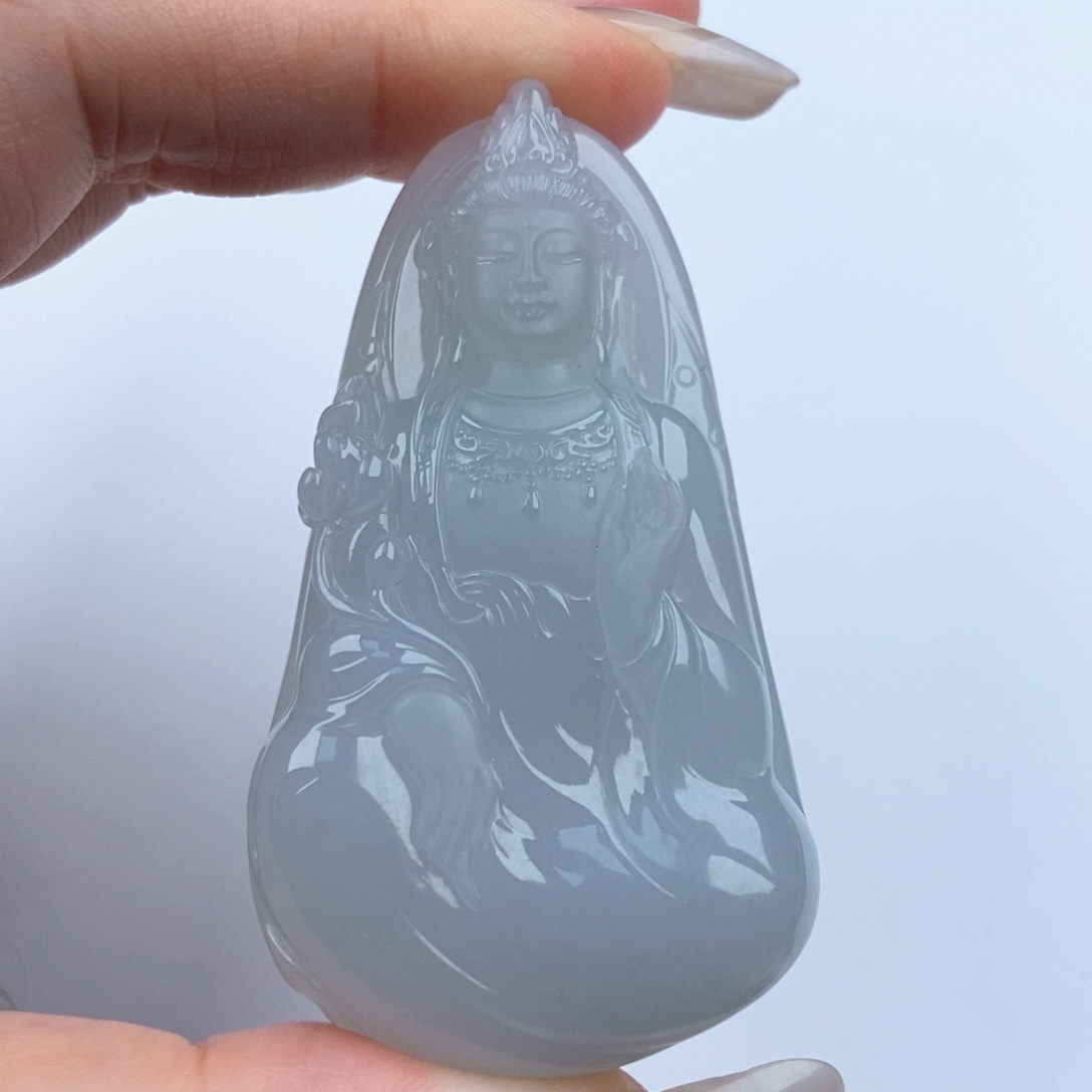 翡翠颈饰未镶嵌观音