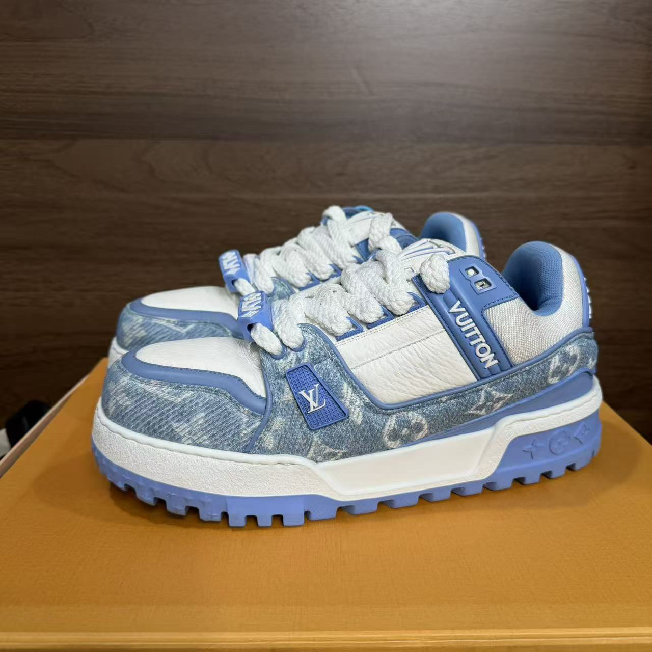 99新 LouisVuitton/路易威登 41欧 trainer 蓝白牛仔胖丁 板鞋