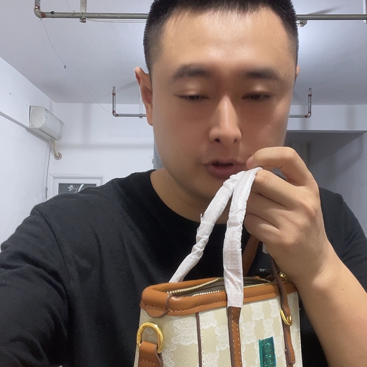 蚕丝山羊皮（革）犏牛皮（革）羊剖层皮革
