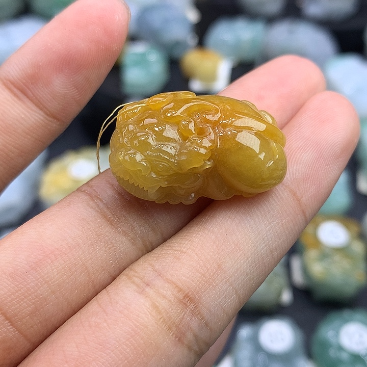翡翠未镶嵌颈饰天然缅甸翡翠