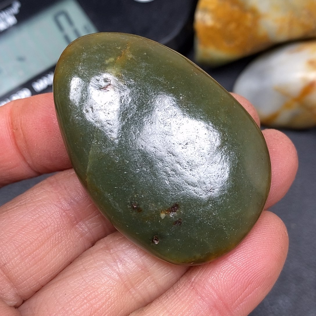 和田玉未镶嵌珠宝奇石