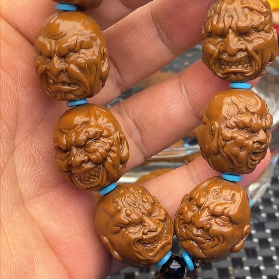 木2.2山鬼恶僧雕刻手串黄金树沉水核